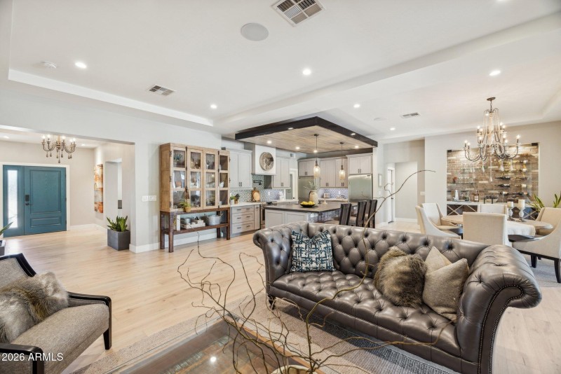 37-web-or-mls-5402-e-corrine-dr