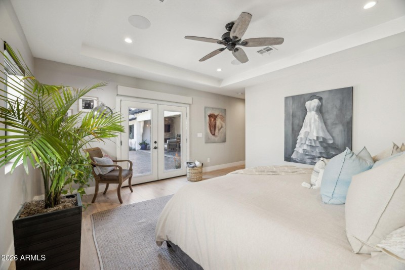 40-web-or-mls-5402-e-corrine-dr