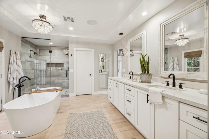 45-web-or-mls-5402-e-corrine-dr