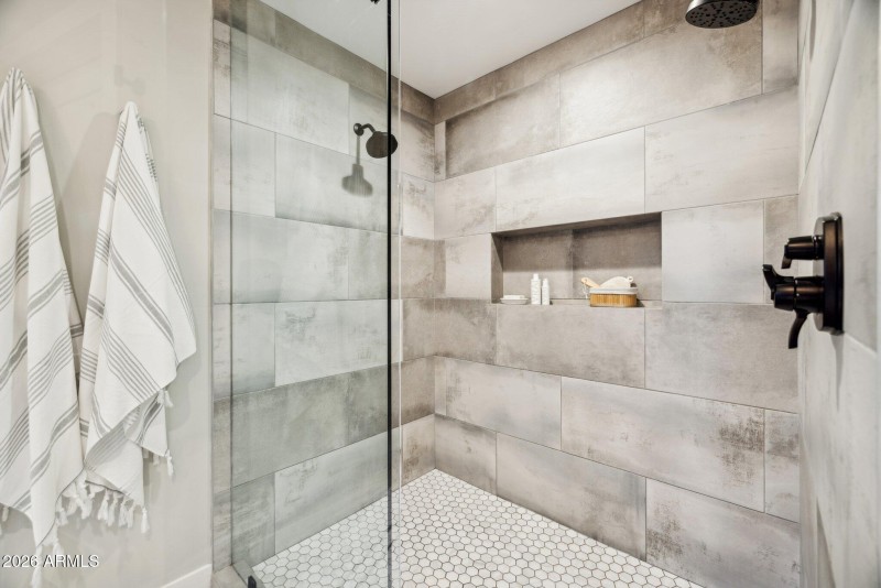 47-web-or-mls-5402-e-corrine-dr