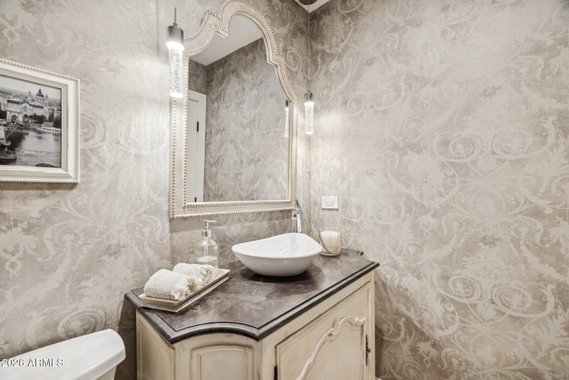 52-web-or-mls-5402-e-corrine-dr