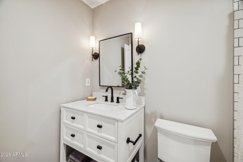 54-web-or-mls-5402-e-corrine-dr