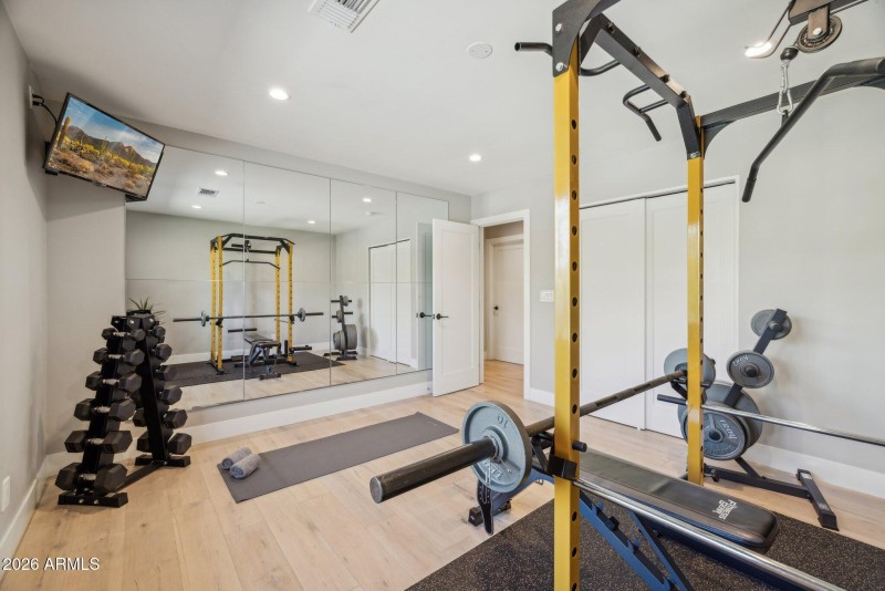 58-web-or-mls-5402-e-corrine-dr