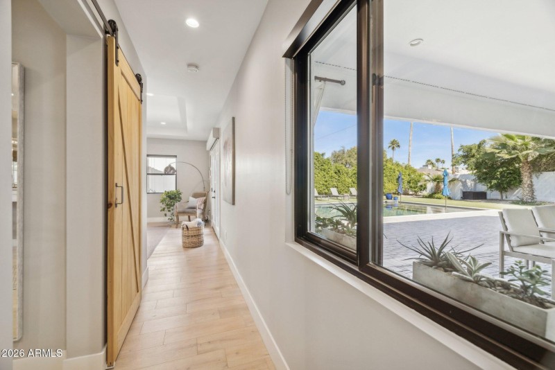 61-web-or-mls-5402-e-corrine-dr