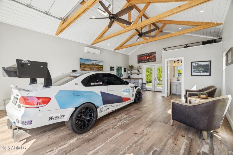 71-web-or-mls-5402-e-corrine-dr