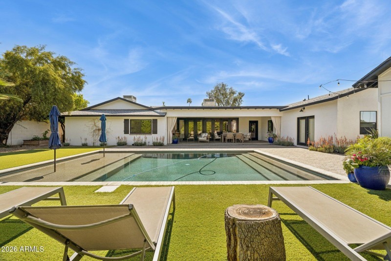 82-web-or-mls-5402-e-corrine-dr