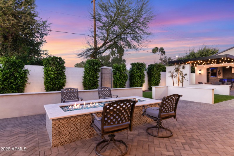 31_3414 e gable cir - twilight-4