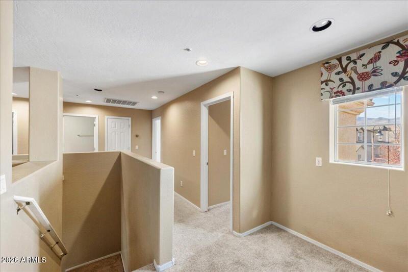 09-2nd floor landing