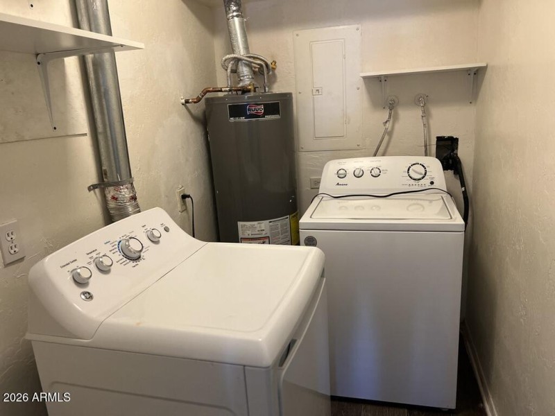 Laundry Area Washer & Dryer Stay