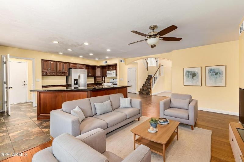 19-Oakland - Living Room - Standard - 7