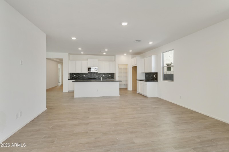 GREAT ROOM - KITCHEN