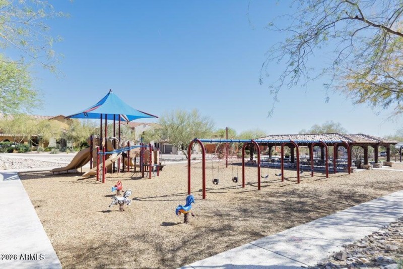 Community Park w/ Swings