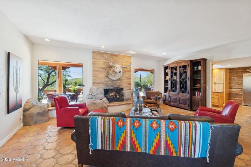 7-web-or-mls-40205-n-26th-st