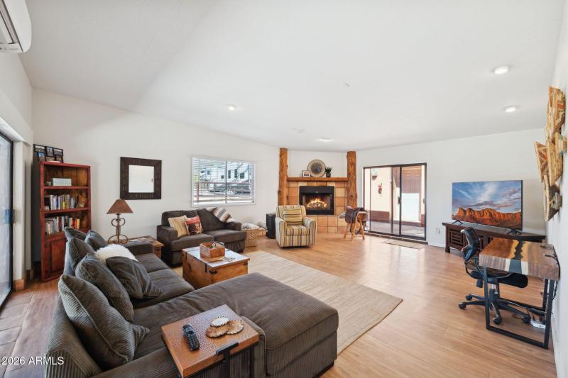 12-web-or-mls-40205-n-26th-st