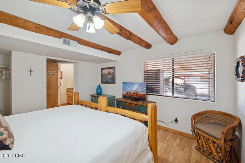 42-web-or-mls-40205-n-26th-st