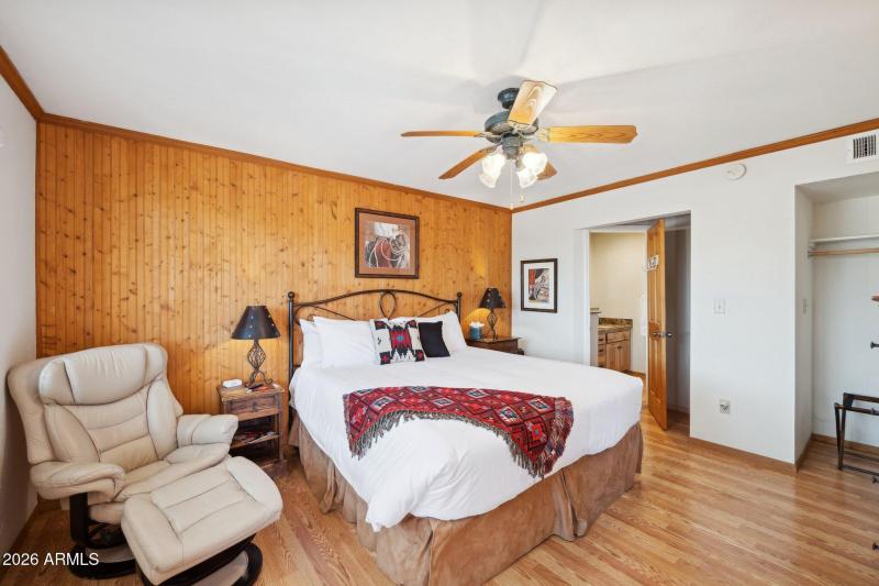 61-web-or-mls-40205-n-26th-st