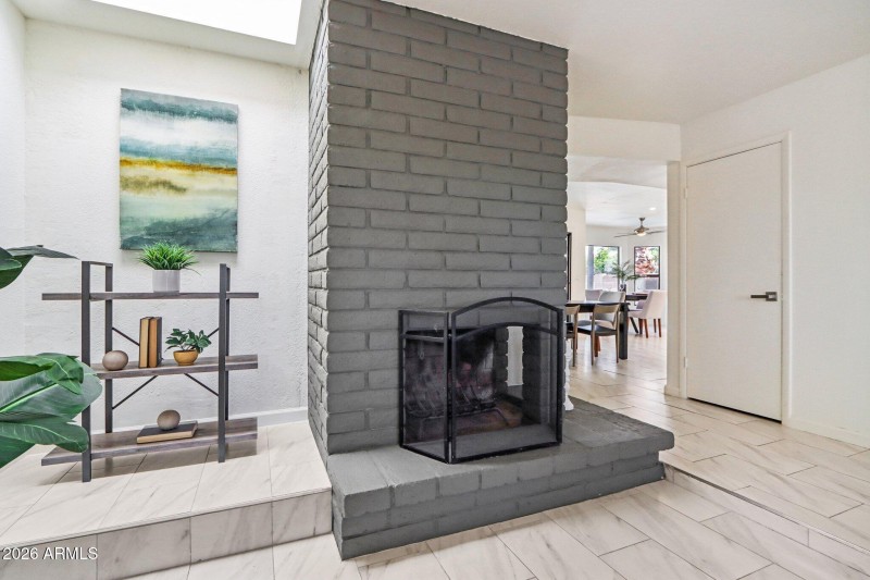 Fireplace & extra storage space