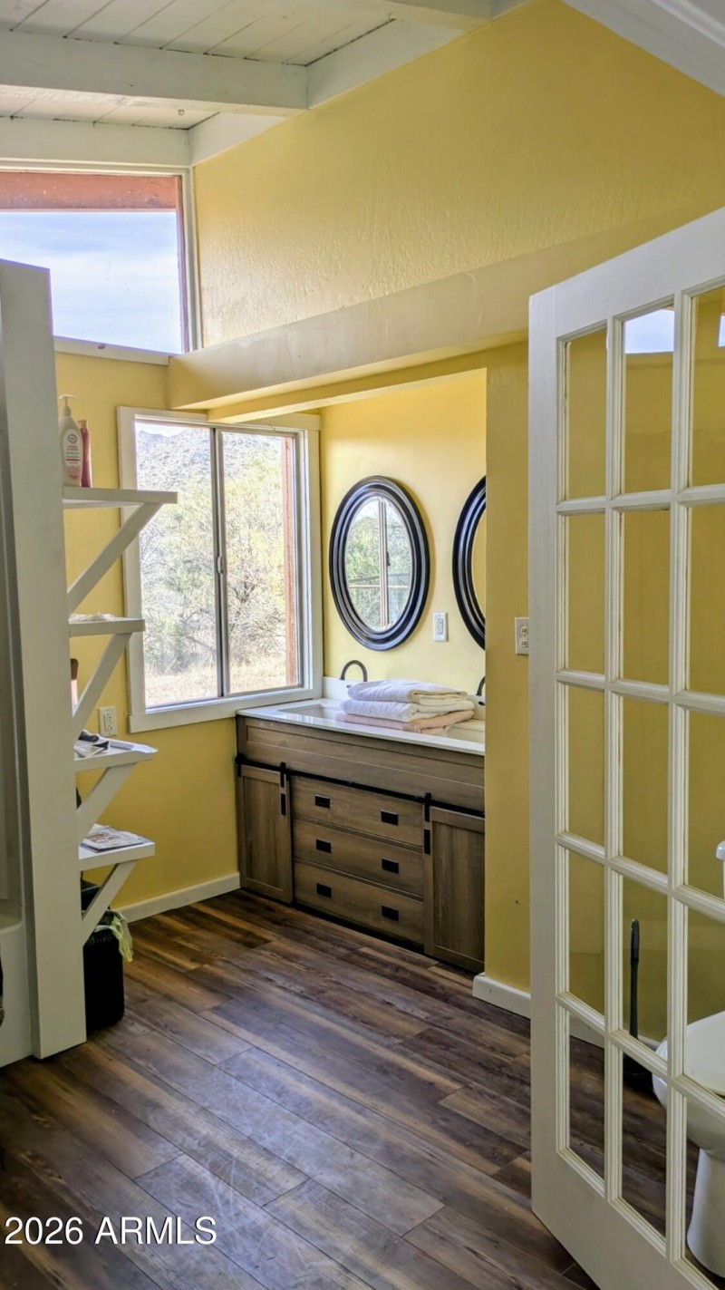 Bathroom Gold Dollar Lane (1)