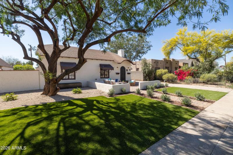 Beautiufl Landscaping