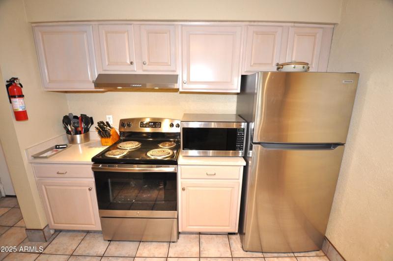 Kitchen Stove & Micro