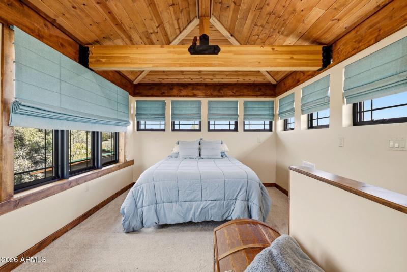 Main Res Int Loft Bdrm Windows