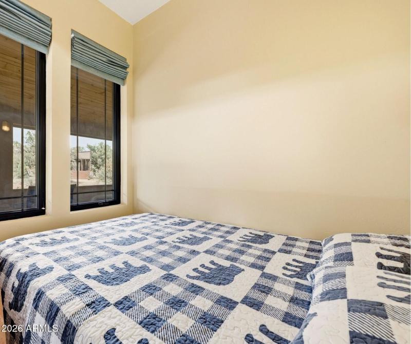 Main Res Int Sleeping Area adj to Grt Rm