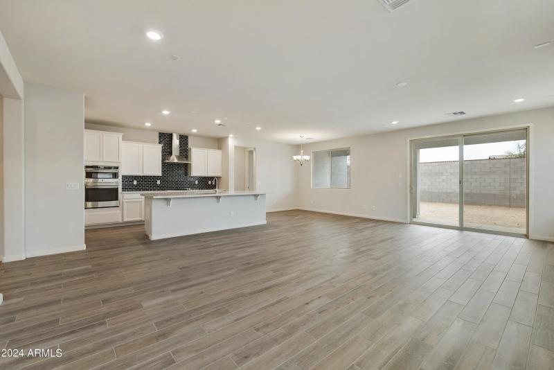 GREAT ROOM / KITCHEN