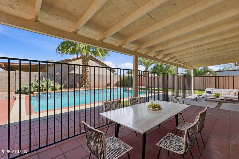 035_ListerPros - Outdoor - Modern - 0