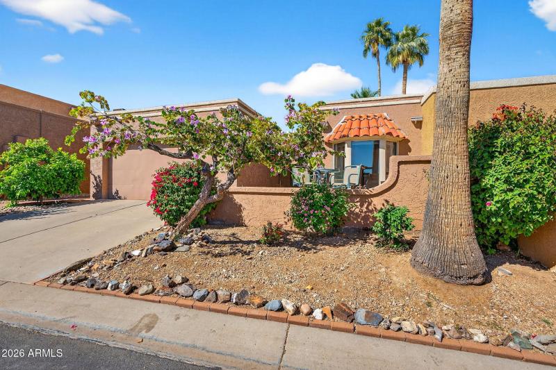 934 E BECKER Lane, Phoenix