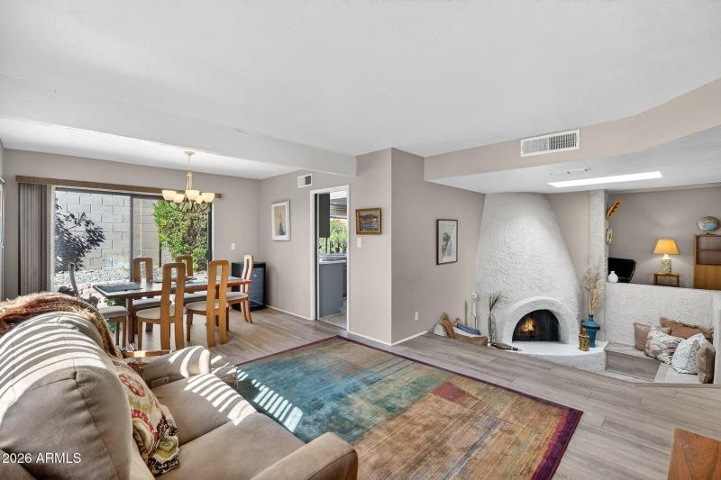 934 E BECKER Lane, Phoenix