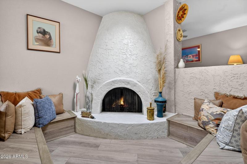 934 E BECKER Lane, Phoenix