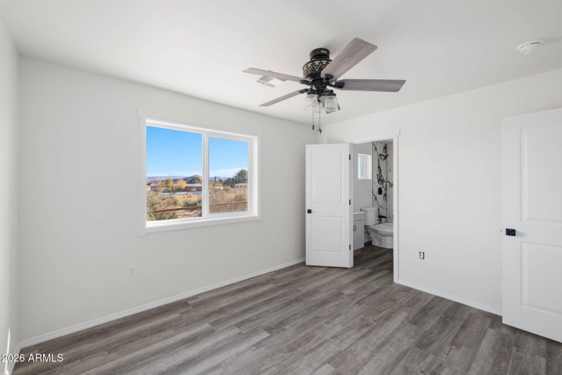 11-Primary Bedroom (1)