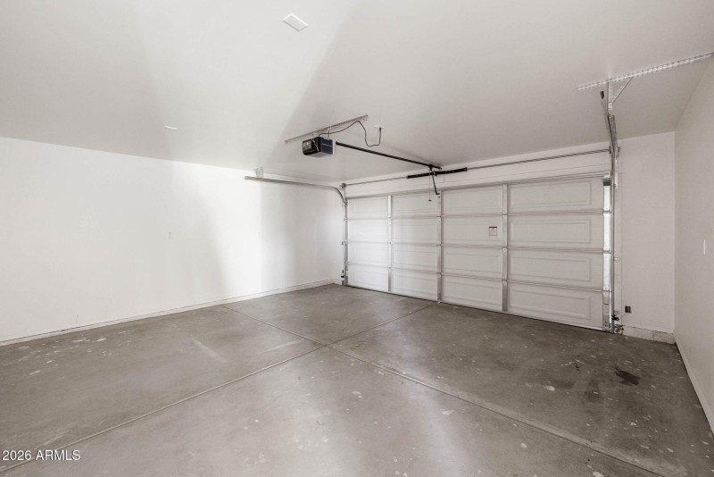 21-Garage Interior