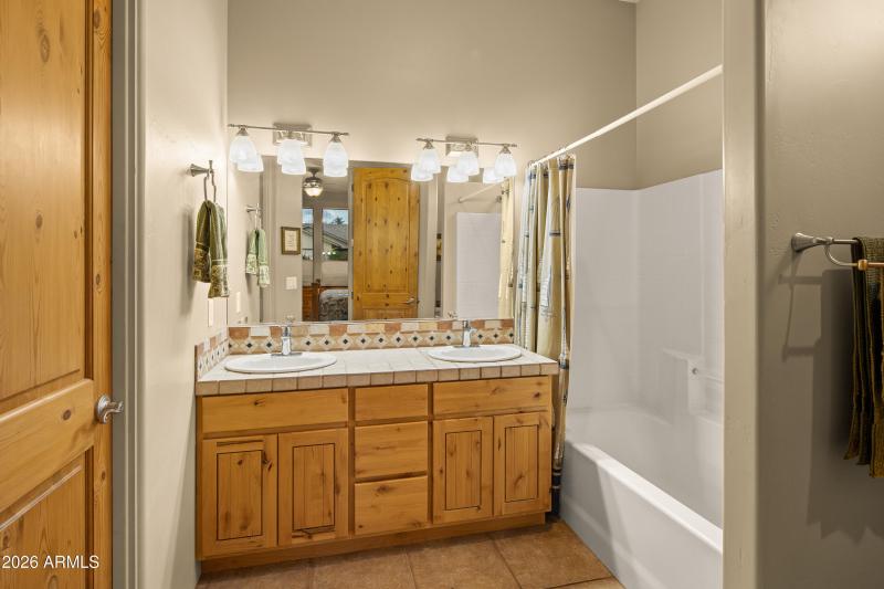 FULL BATH IN PRIMARY