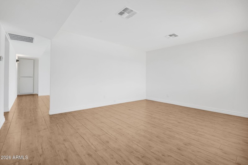 5-web-or-mls-5442 W Edgemont Ave-5