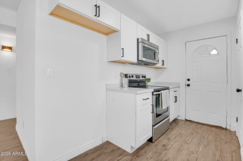 12-web-or-mls-5442 W Edgemont Ave-12