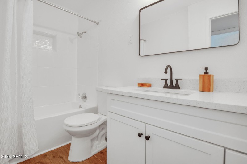 18-web-or-mls-5442 W Edgemont Ave-18