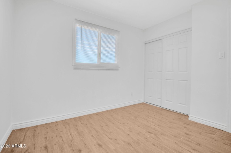 19-web-or-mls-5442 W Edgemont Ave-19