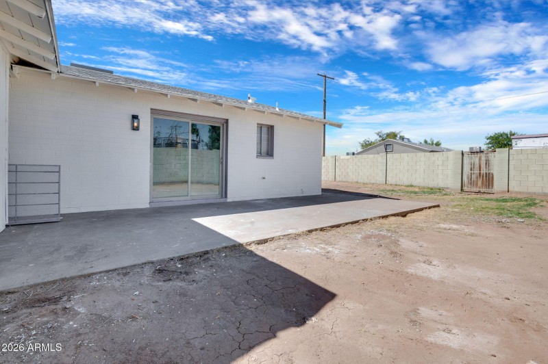 23-web-or-mls-5442 W Edgemont Ave-23