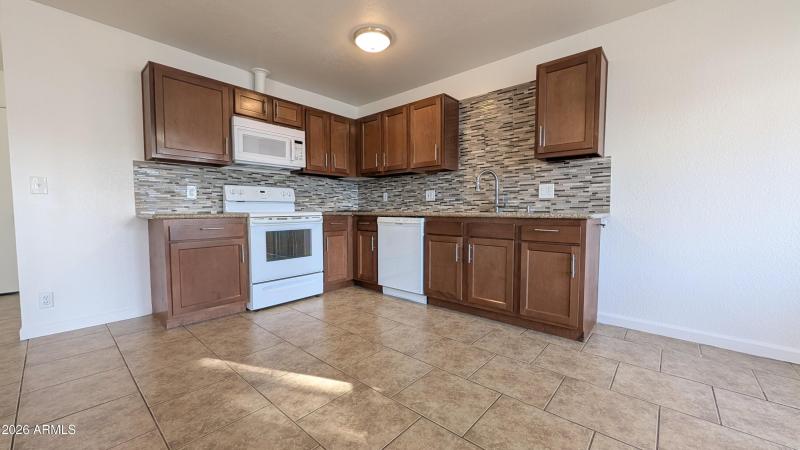 PXL_20260307_232726630.MP~2