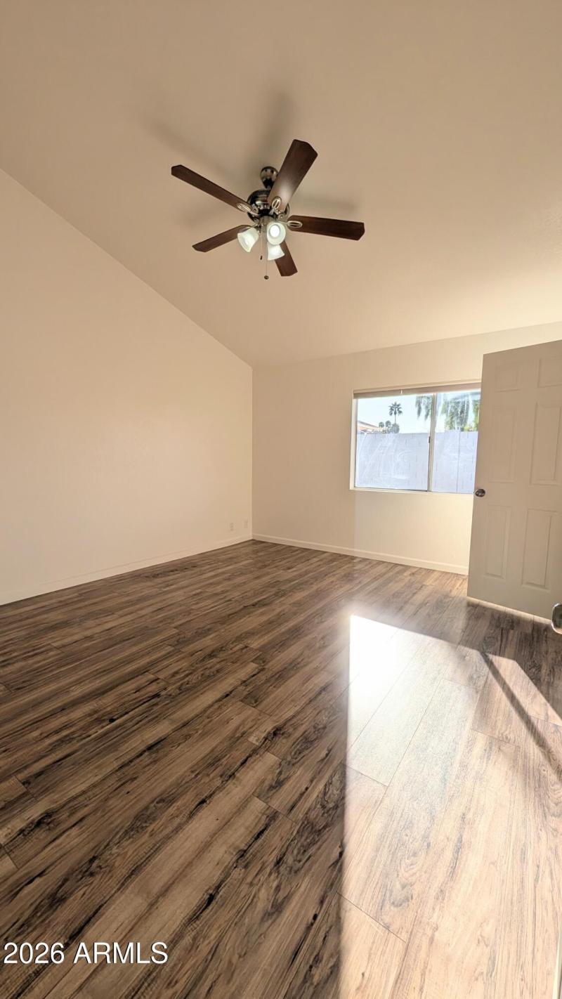 PXL_20260307_232907733.MP~2