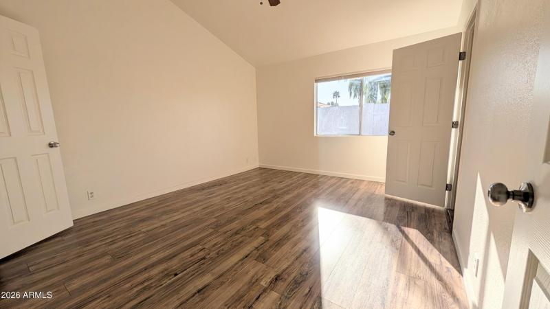 PXL_20260307_232913381.MP~2