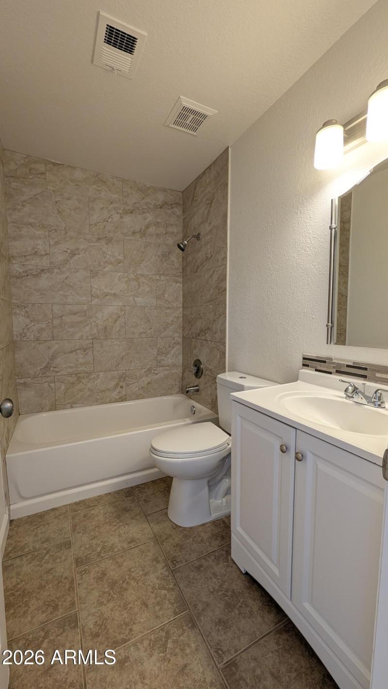 PXL_20260307_232952875.MP~2