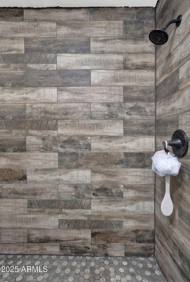 24-web-or-mls-3491 N Arizona #83 -24