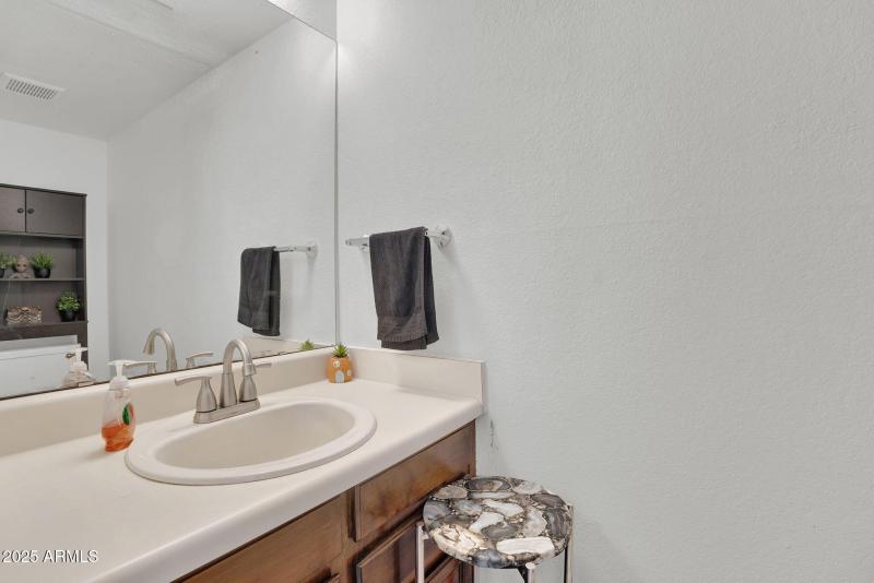 28-web-or-mls-3491 N Arizona #83 -22