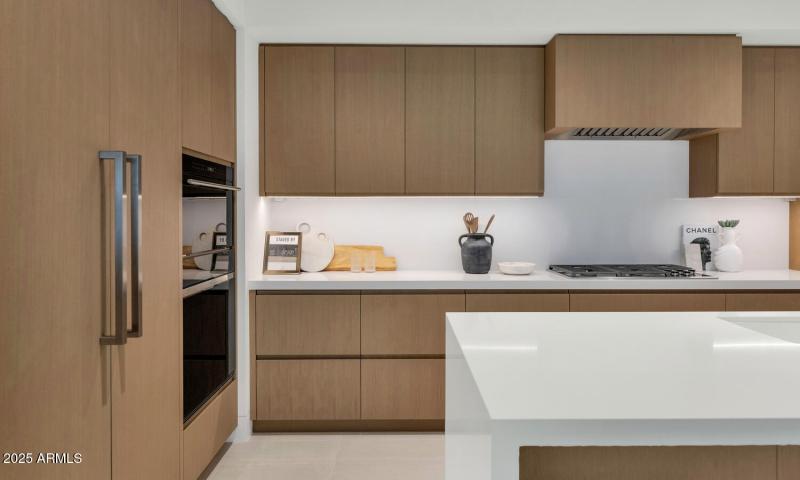 6587 N Palmeraie Blvd-large-029-058-6587