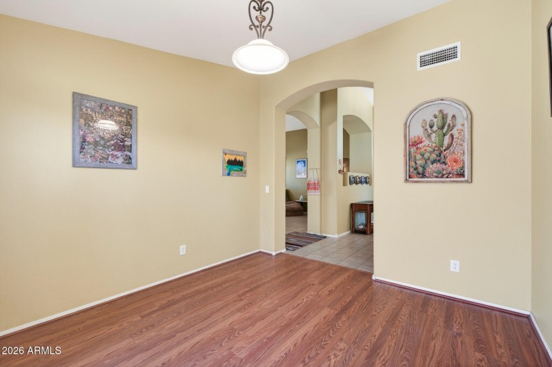 12_10014_N_Potter_Dr12_mls