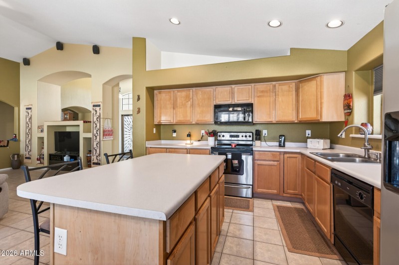 20_10014_N_Potter_Dr20_mls