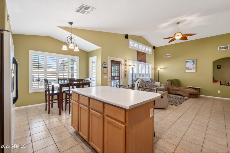 21_10014_N_Potter_Dr21_mls