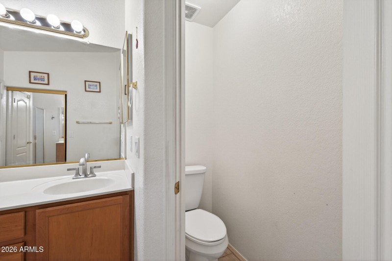 32_10014_N_Potter_Dr32_mls